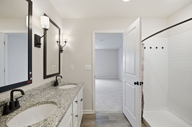 Building Photo - 22 Preening Rd