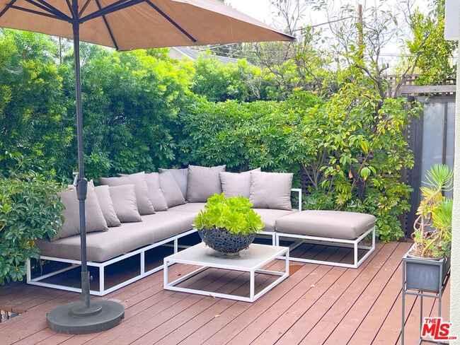 Building Photo - 2707 Westwood Blvd