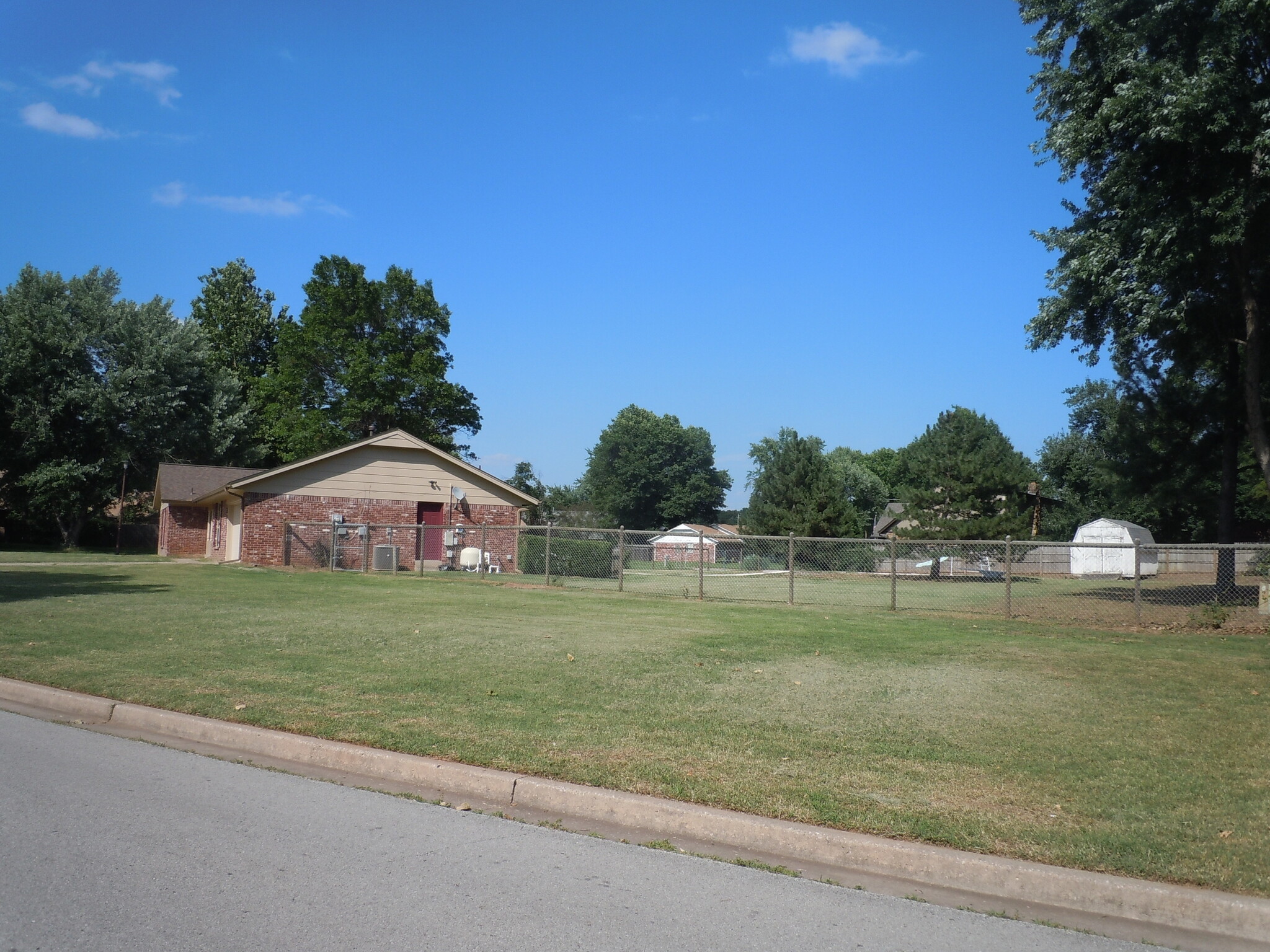 Building Photo - 7701 Briarwood Ave