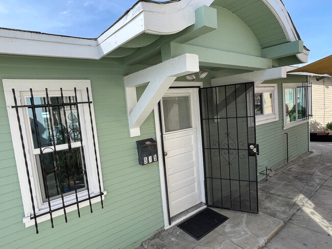 Building Photo - 515 N Burlington Ave