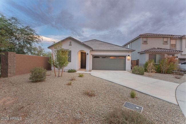 Building Photo - 14341 W Smoketree Dr