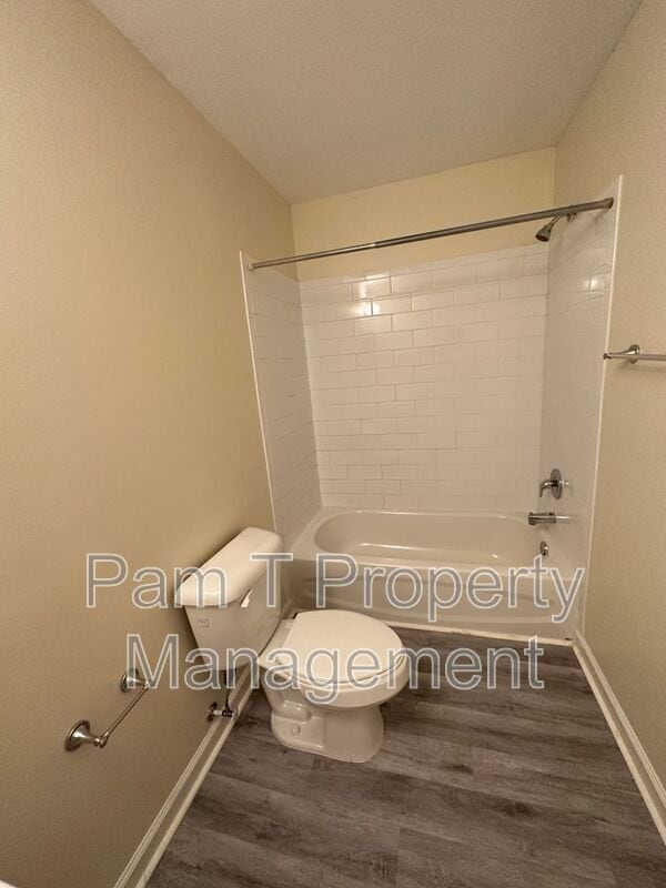 Building Photo - 816 Ott St