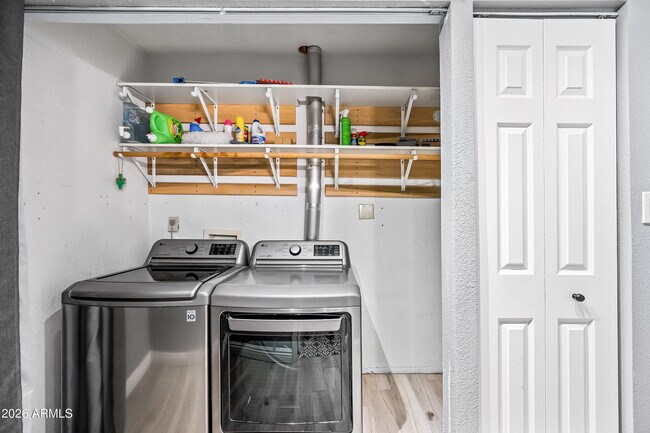 Building Photo - 5945 E Thomas Rd