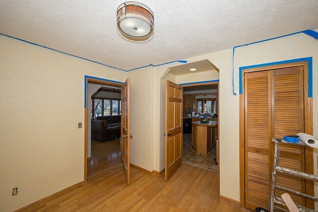 Building Photo - Great 4 Bedroom/2 Bath Home near UND!