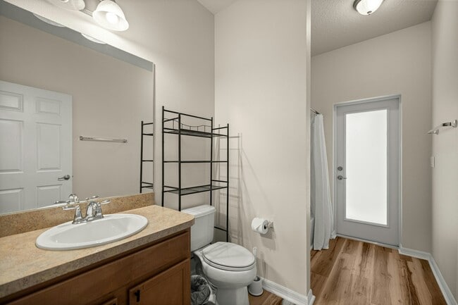 Building Photo - 3008 NE 24th Pl