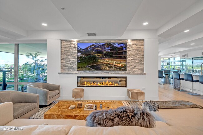 Building Photo - 7117 E Rancho Vista Dr