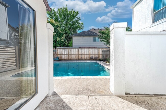 Building Photo - 4507 Medinah Pl