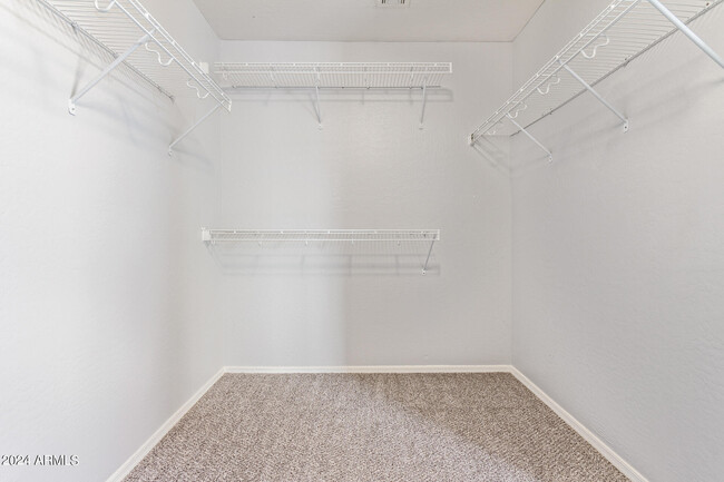 Building Photo - 1009 S 239th Dr