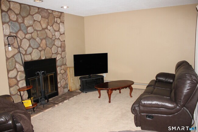 Building Photo - 522 Springfield Rd