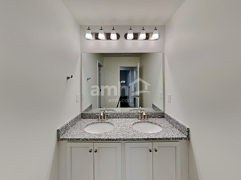 Building Photo - 732 Callan Ct