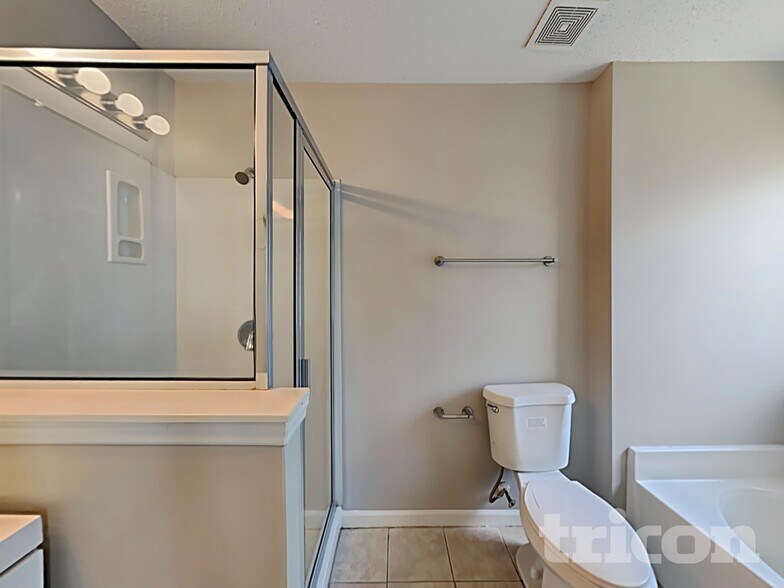 Building Photo - 4305 Biesterfield Dr