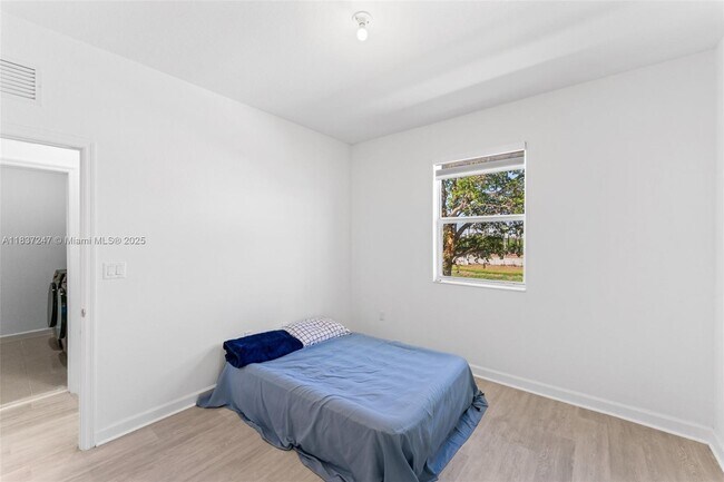 Building Photo - 18436 SW 136th Ct