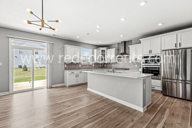 Building Photo - 15648 W Rail Dr
