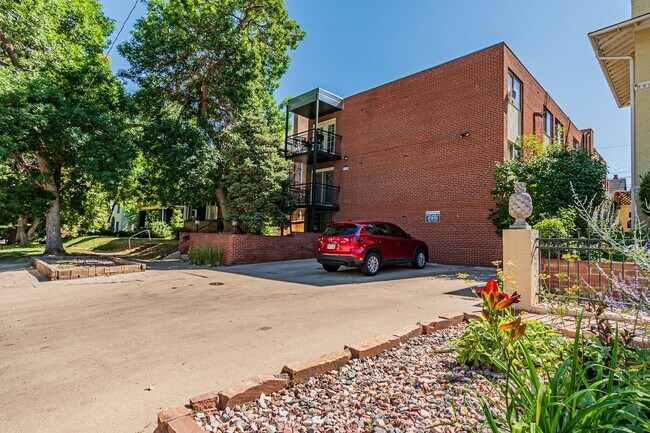 Building Photo - 1330 Race St
