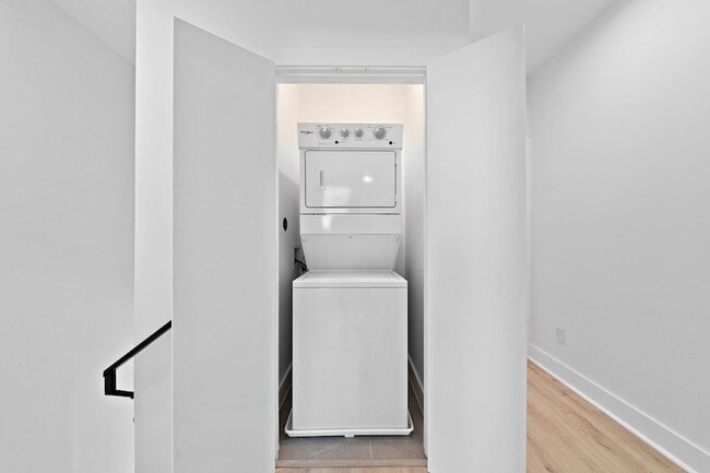 Building Photo - 1406 Valentine St