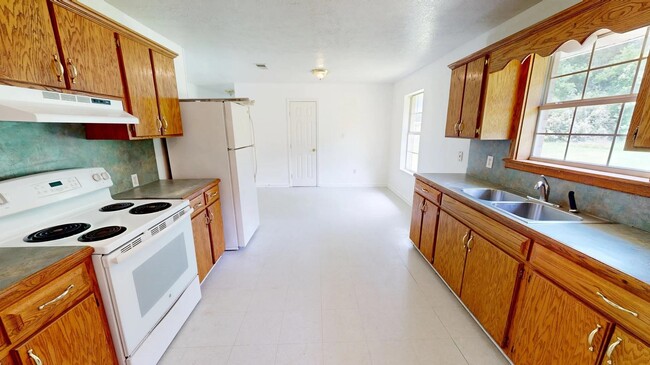 Building Photo - 1112 Pinder Ln