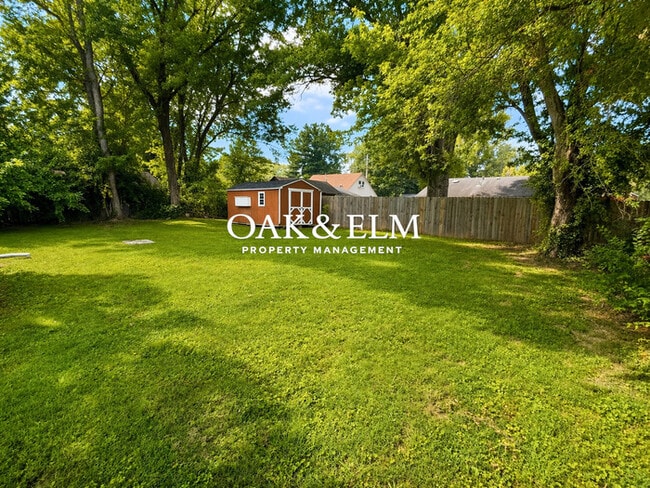 Building Photo - Welcome to this beautifully updated 4 bedrooms, 2 full bath, 1400 Square feet home