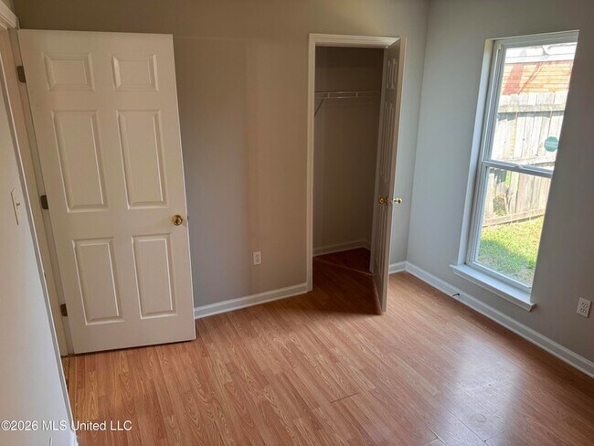 Building Photo - 5628 Kaitlyn Dr E
