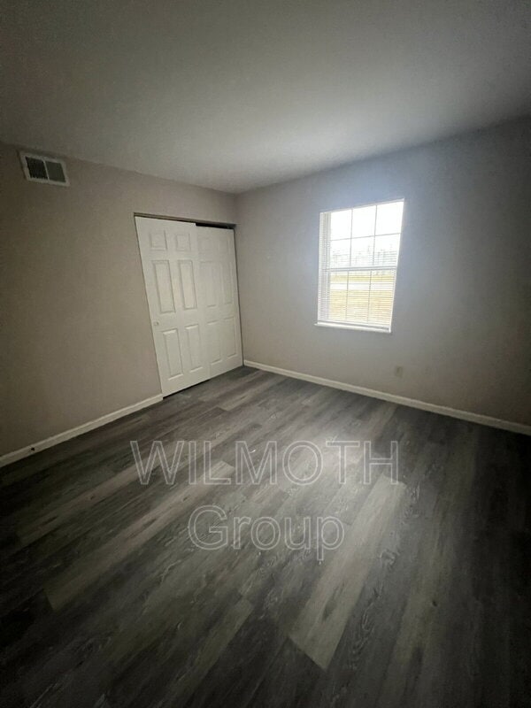 Building Photo - 1320 Millerwood Dr