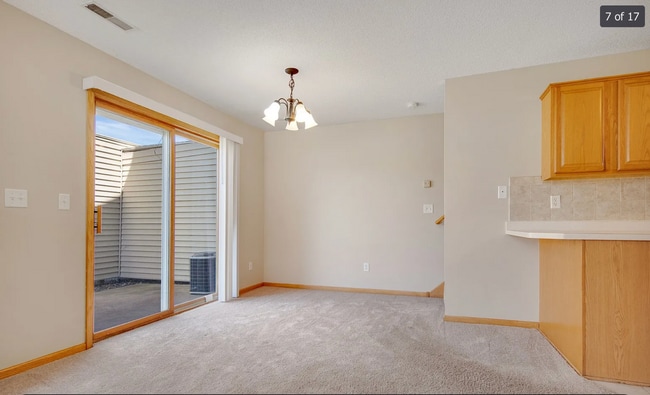 Building Photo - 601 Meadow Ln