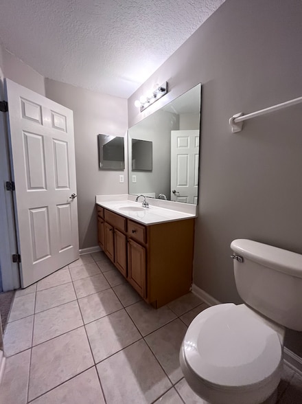 Building Photo - 1514 Fieldview Dr