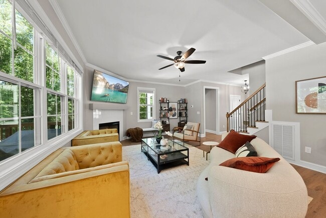 Building Photo - Charming Modern Farmhouse with 3 Bedrooms ...
