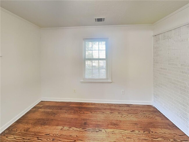 Building Photo - 816 Gertrude Pl NW