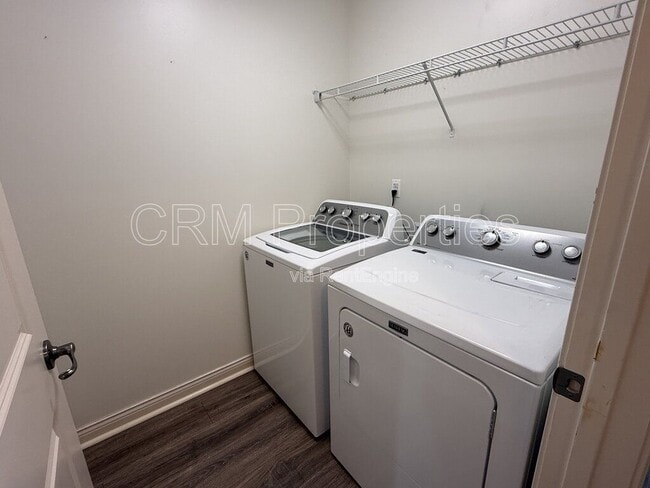 Building Photo - 3182 Morrow Dr