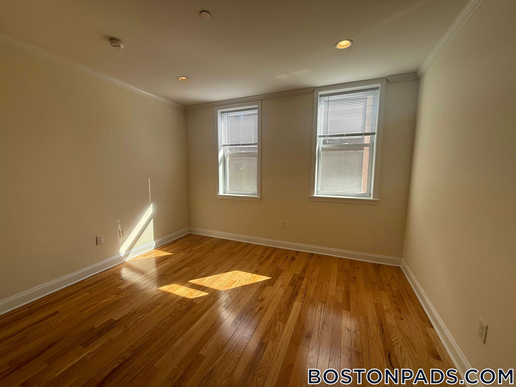 Building Photo - 1 Chauncy St