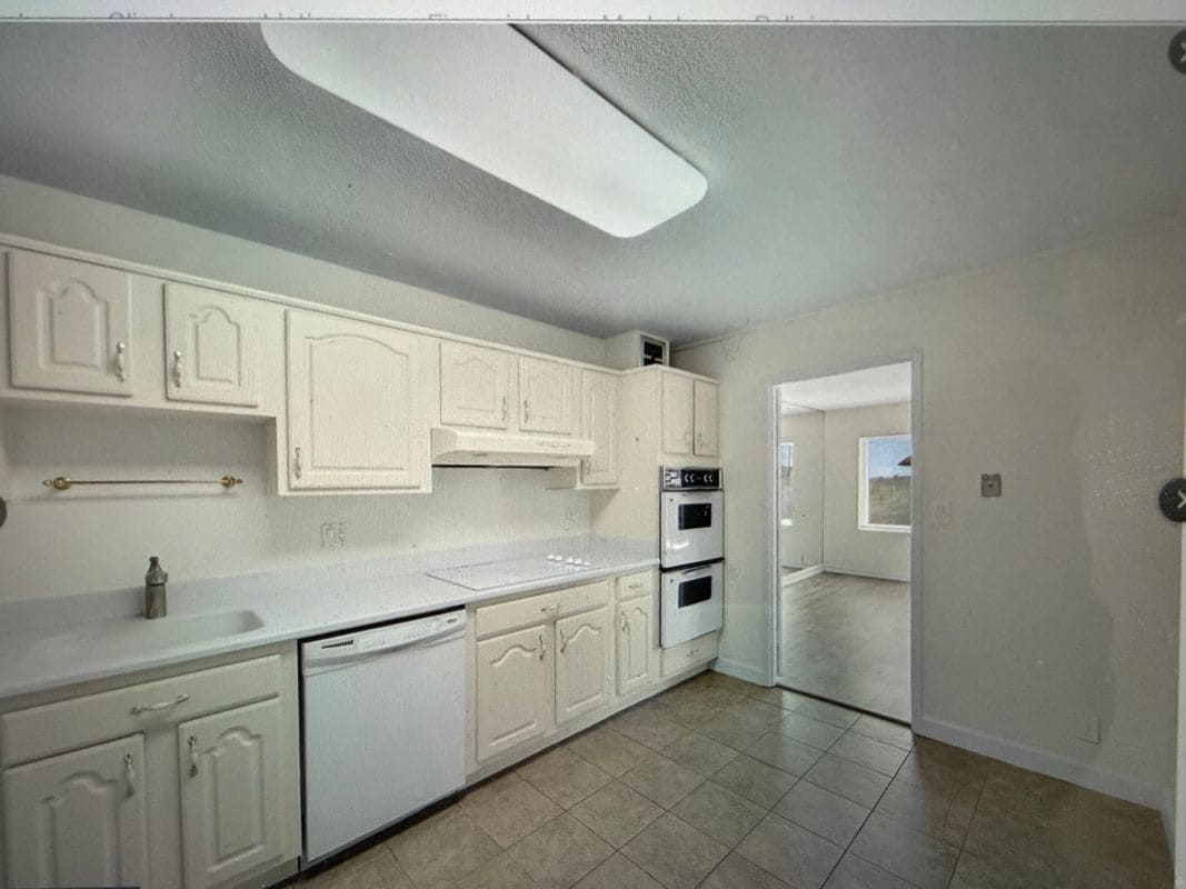 Building Photo - 8360 Greensboro Dr