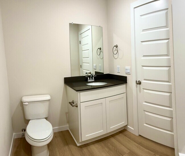 Building Photo - 5382 Selah St