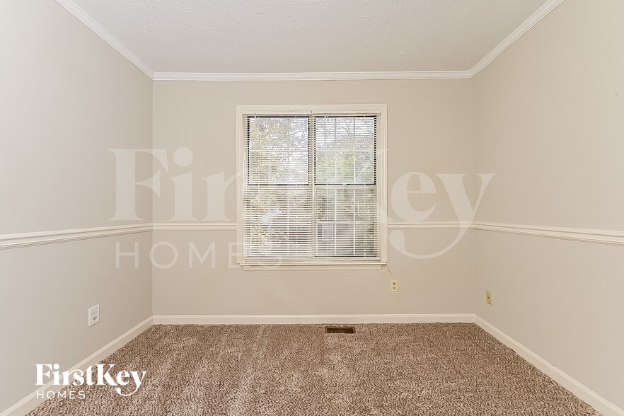 Building Photo - 6256 Valdez Dr
