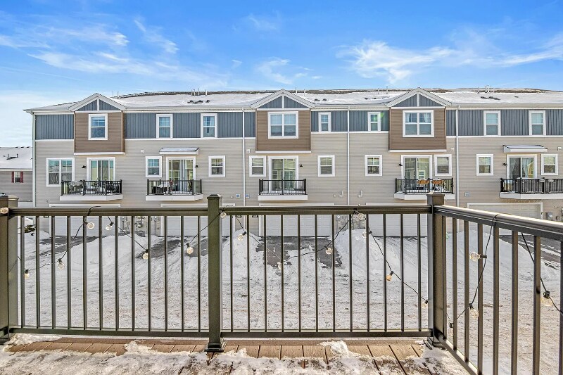 Building Photo - 801 Roselyn Dr