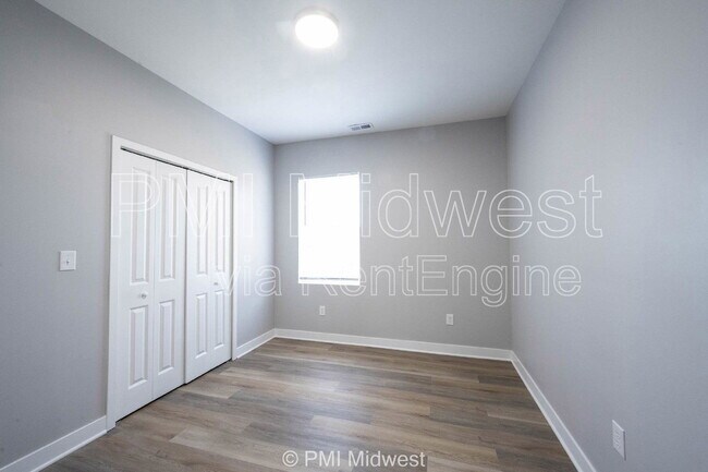 Building Photo - 1841 Montcalm St