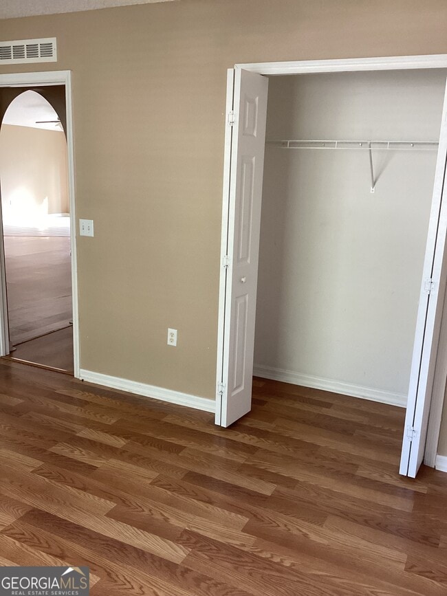 Building Photo - 258 Pine Bluff Dr