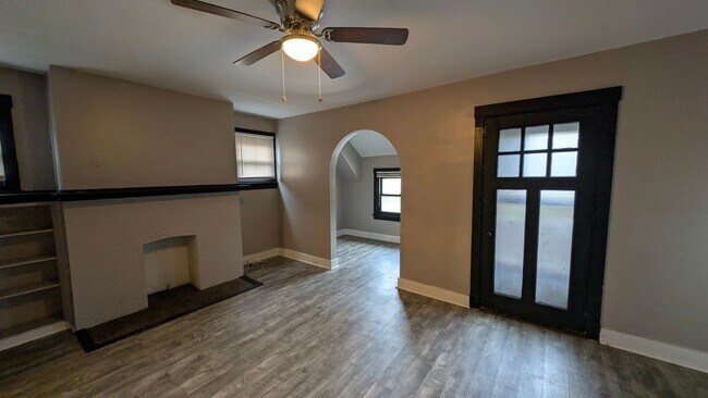 Building Photo - 3863 Brighton Rd