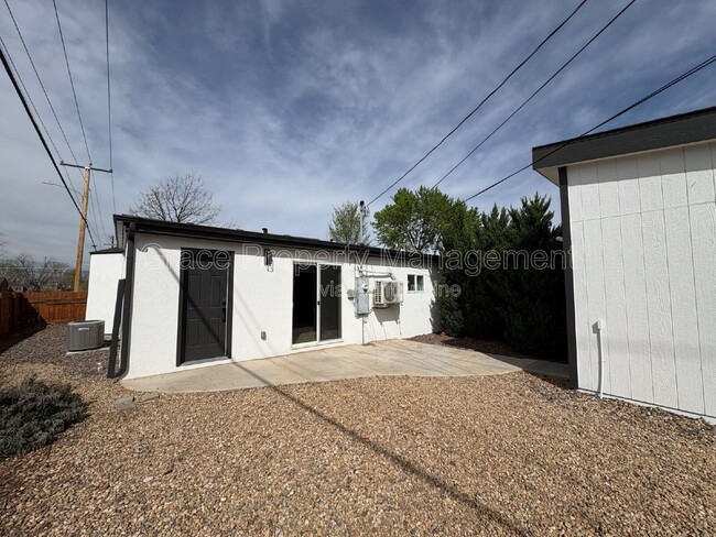 Building Photo - 2900 Pontiac St