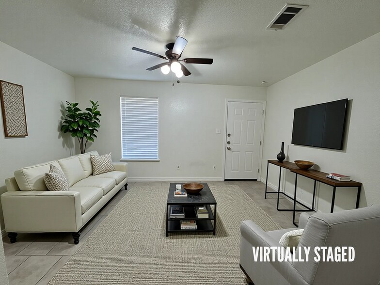 Building Photo - 1705 Cedarhill Dr