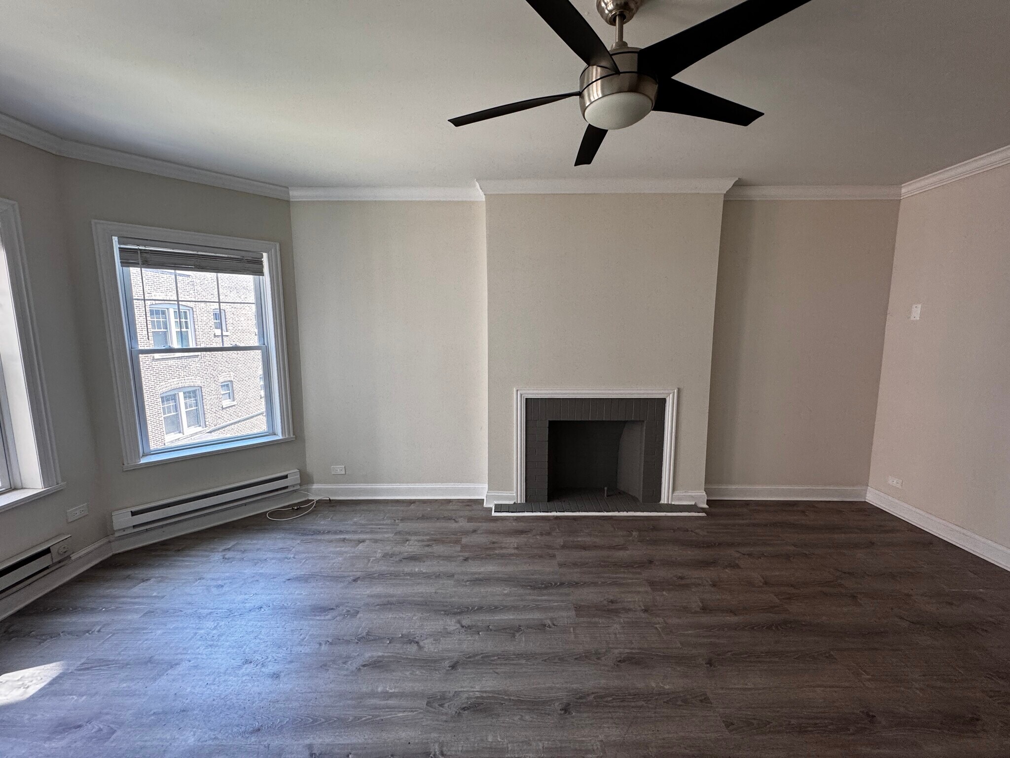 Building Photo - 321 Kedzie St