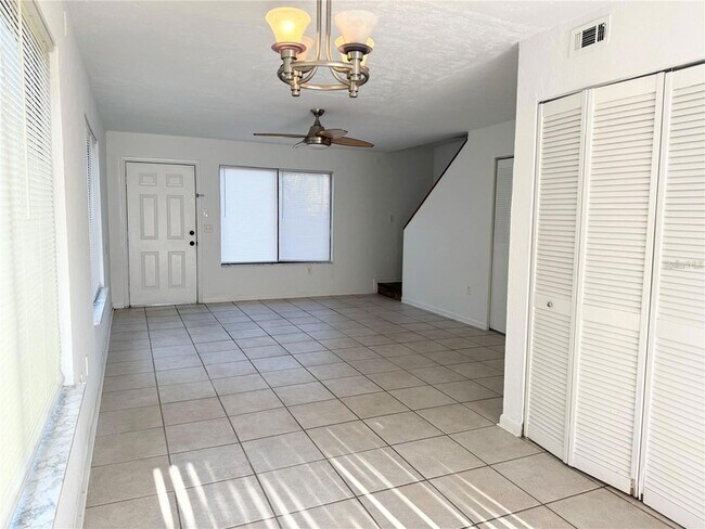 Building Photo - 2300 SW 43rd St