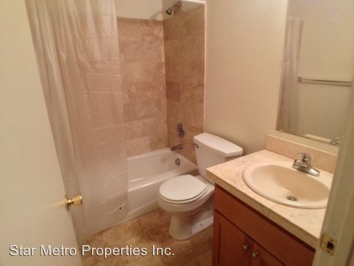 Building Photo - 2703 SE Division St