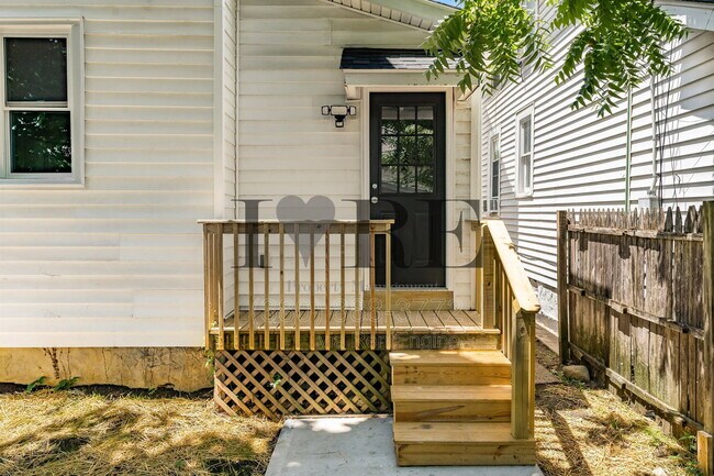 Building Photo - 966 Wilson Ave