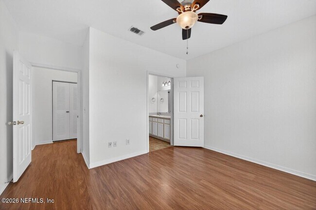 Building Photo - 13703 Richmond Park Dr N