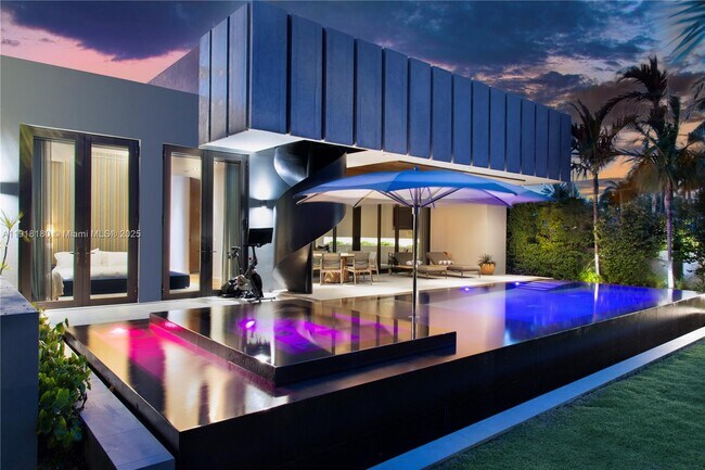 Building Photo - 8055 Noremac Ave