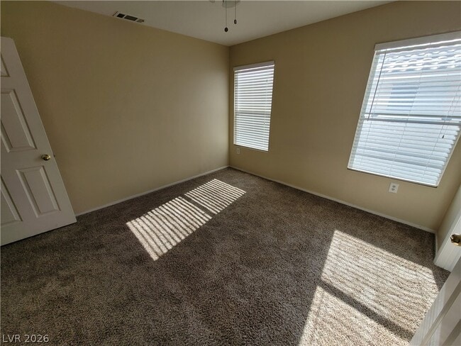 Building Photo - 253 Buckskin St