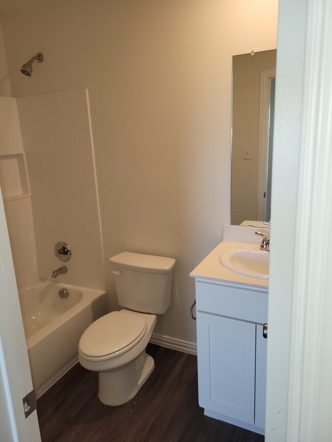 Master Bath - 5111 Avenue G