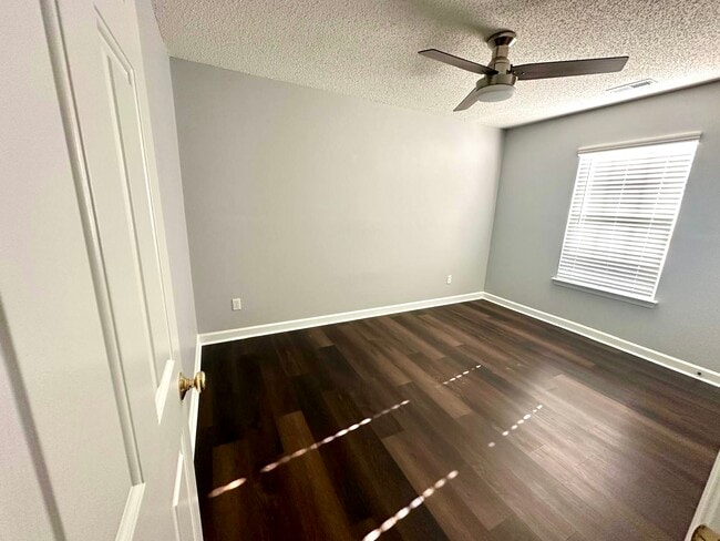 Building Photo - 1686 Sandpiper Dr