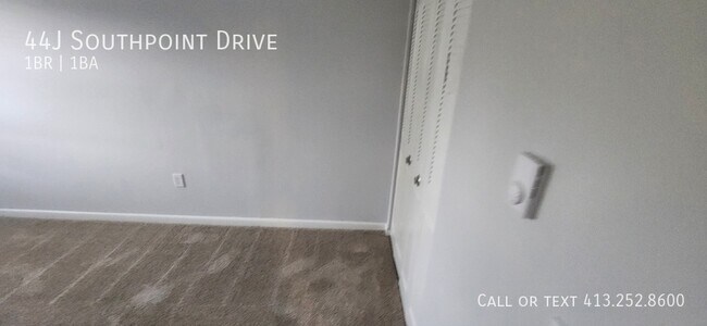 Building Photo - 44 Southpoint Dr