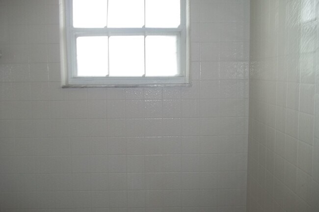 Building Photo - 1504 SE Royal Green Cir