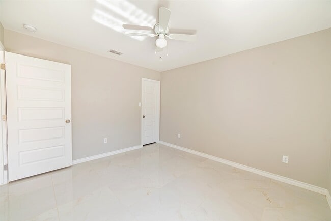 Building Photo - 315 Dorel Dr